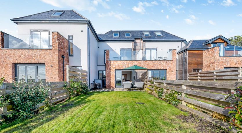 Photo of 4 Bed in Stoke Fleming