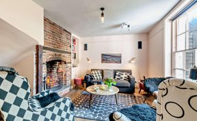 Photo of 4 Bed in Deal