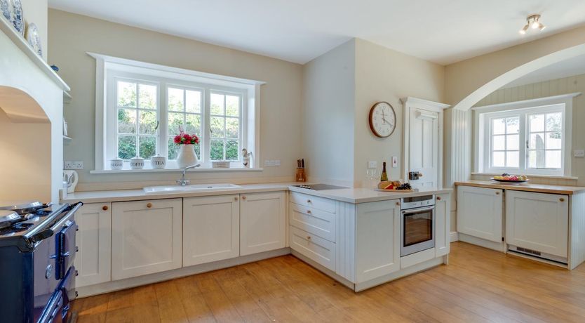 Photo of 5 Bed in Holme Next The Sea