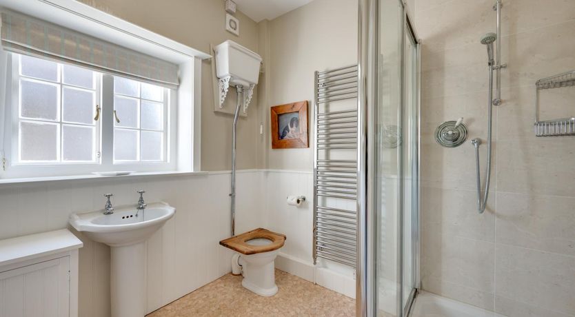 Photo of 5 Bed in Holme Next The Sea