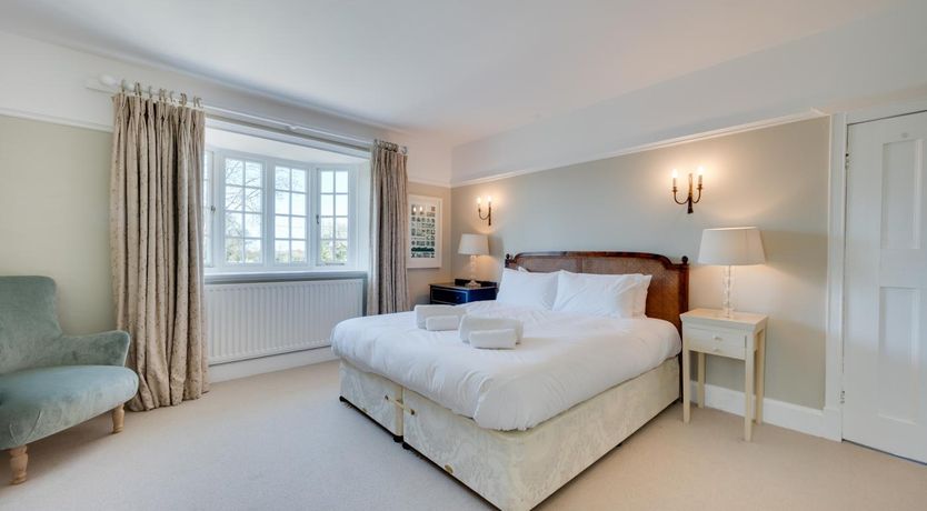 Photo of 5 Bed in Holme Next The Sea