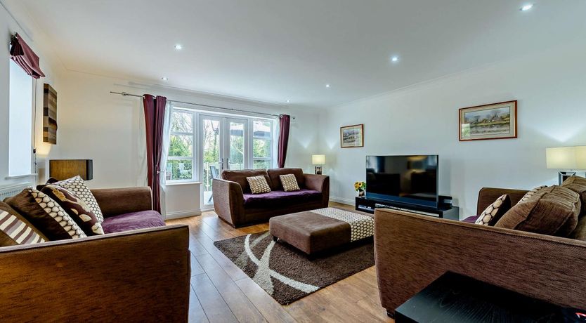 Photo of 4 Bed in Tenby