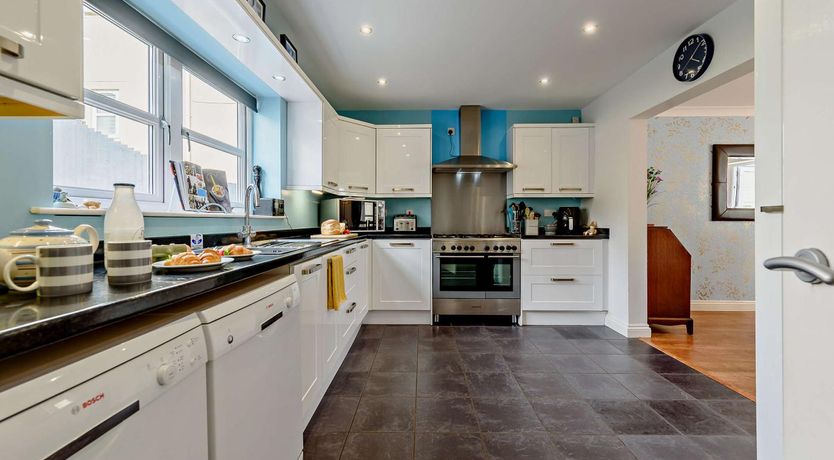 Photo of 4 Bed in Tenby