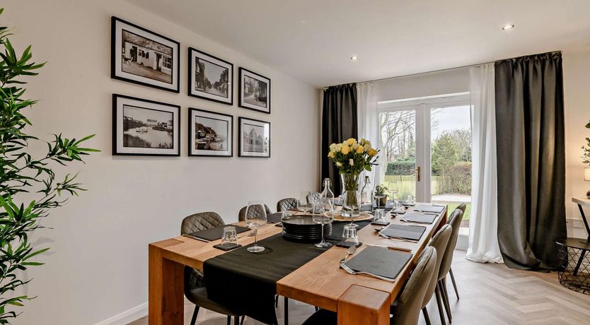 Photo of 5 Bed in Mundesley