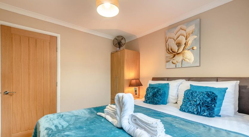 Photo of 2 Bed in Tenby