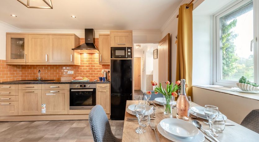 Photo of 2 Bed in Tenby