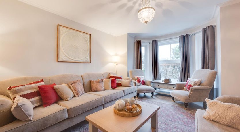 Photo of 6 Bed in Bacton