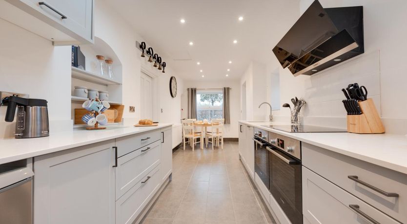 Photo of 6 Bed in Bacton