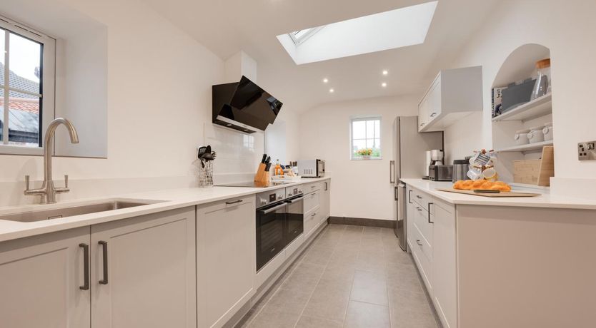 Photo of 6 Bed in Bacton