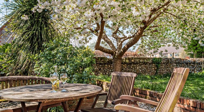 Photo of 2 Bed in Holt