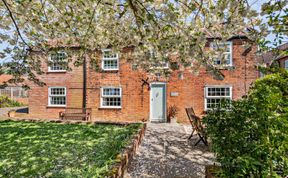 Photo of 2 Bed in Holt