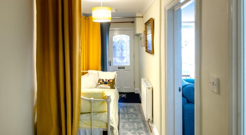 Photo of 1 Bed in Tenby