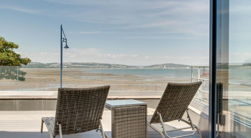 Photo of 3 Bed in Mumbles