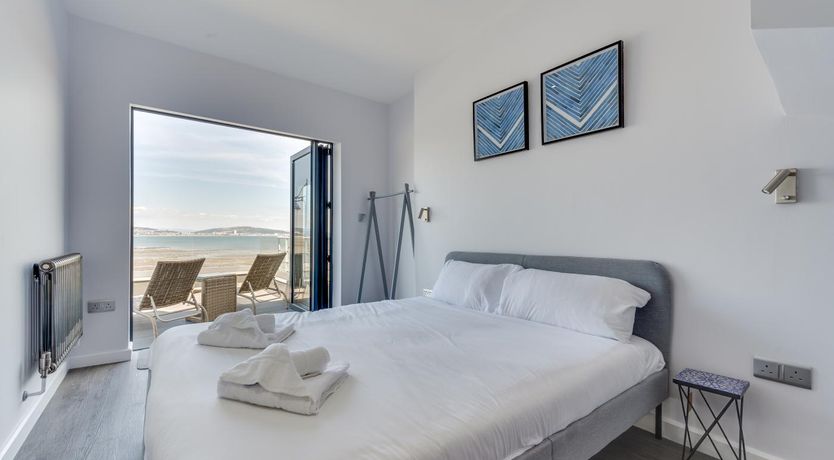 Photo of 3 Bed in Mumbles