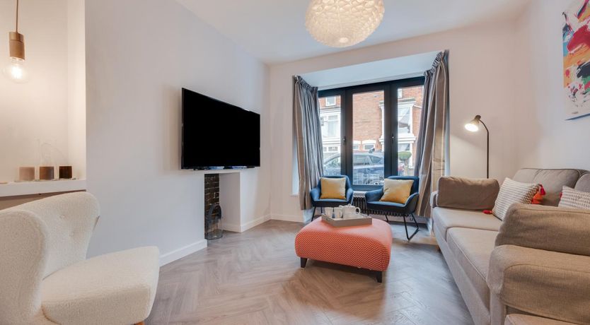 Photo of 3 Bed in Mumbles