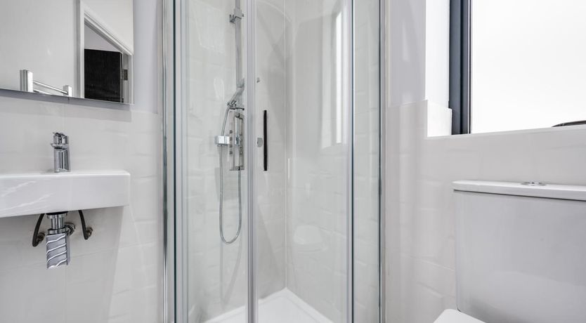 Photo of 3 Bed in Mumbles