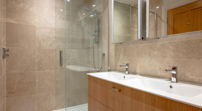 Photo of 4 Bed in Docking