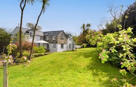 Photo of 4-bed-in-rock-1