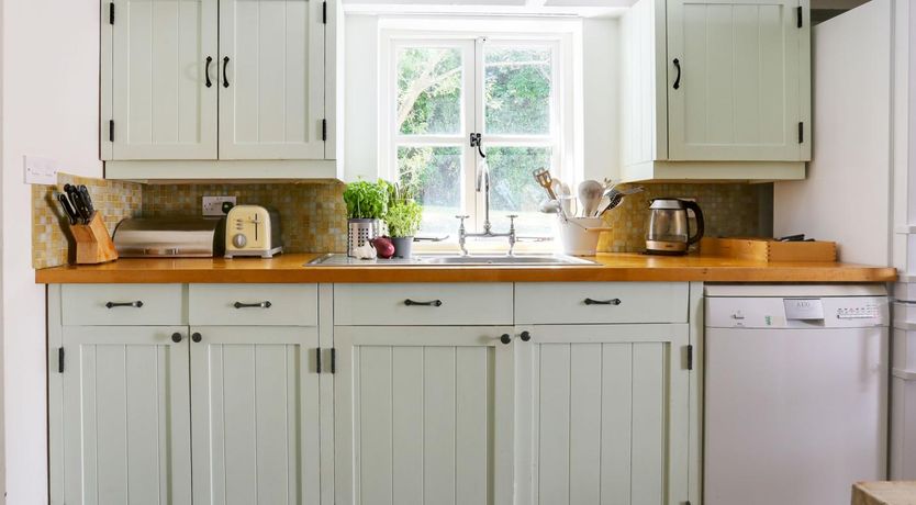 Photo of 4 Bed in Rock