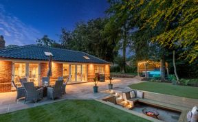 Photo of 4 Bed in Holt