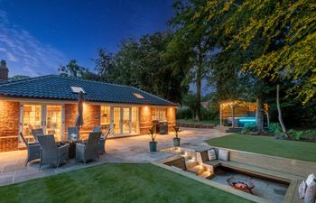 4 Bed in Holt Holiday Home