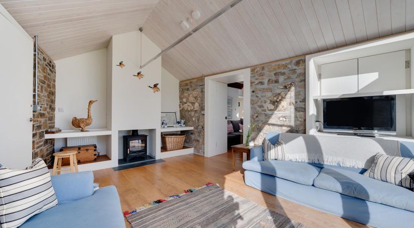 Photo of 3 Bed in St. Minver