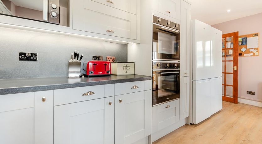 Photo of 3 Bed in Broad Haven