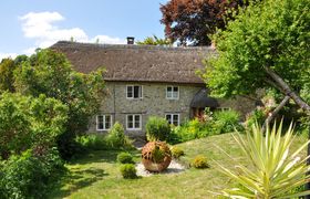 Photo of 3-bed-in-branscombe-1