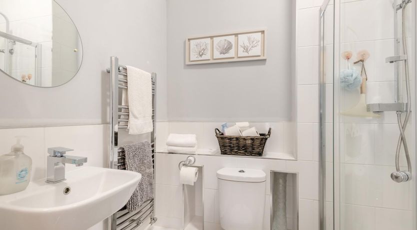 Photo of 8 Bed in Bacton