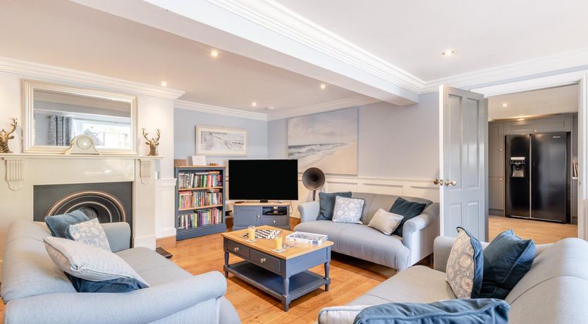 Photo of 8 Bed in Bacton