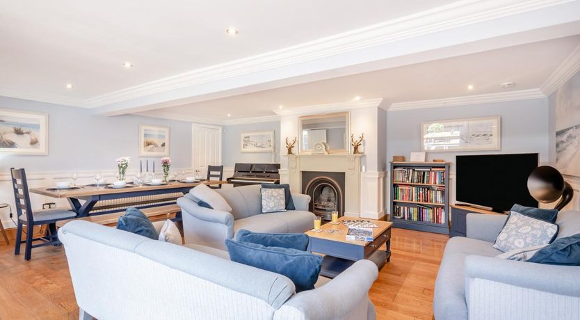 Photo of 8 Bed in Bacton