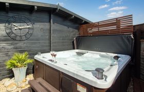 Photo of 8-bed-in-bacton