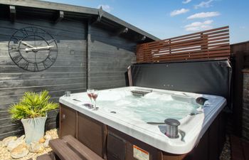 8 Bed in Bacton Holiday Home