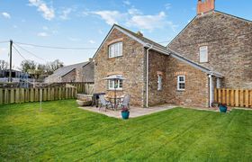 Photo of 2-bed-in-st-issey