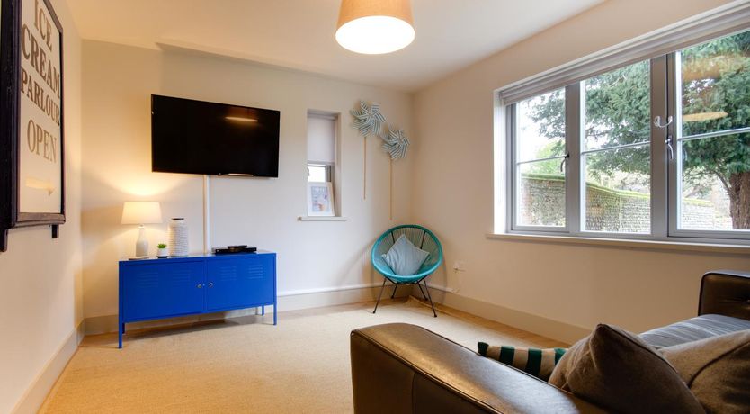 Photo of 4 Bed in Holt