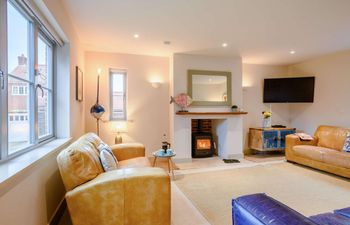 4 Bed in Holt Holiday Home