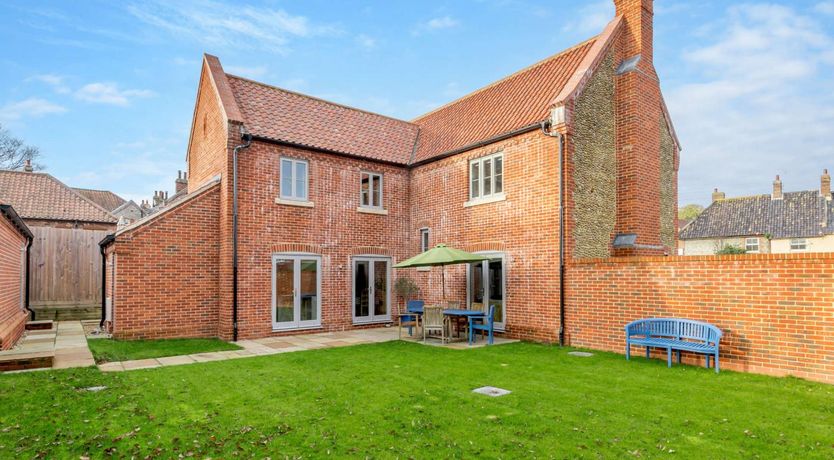 Photo of 4 Bed in Holt