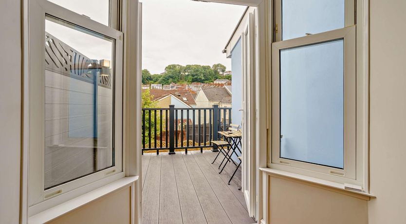 Photo of 3 Bed in Mumbles