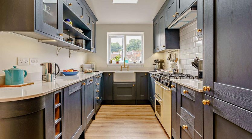 Photo of 3 Bed in Mumbles