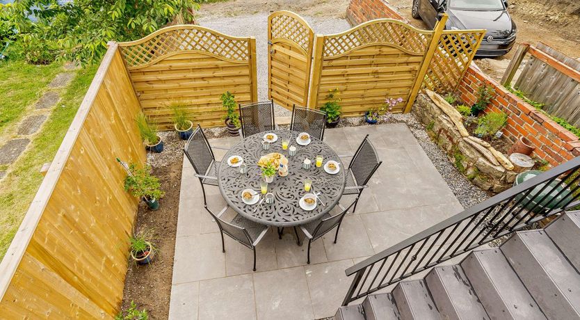 Photo of 3 Bed in Mumbles