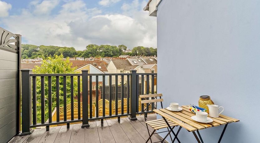 Photo of 3 Bed in Mumbles