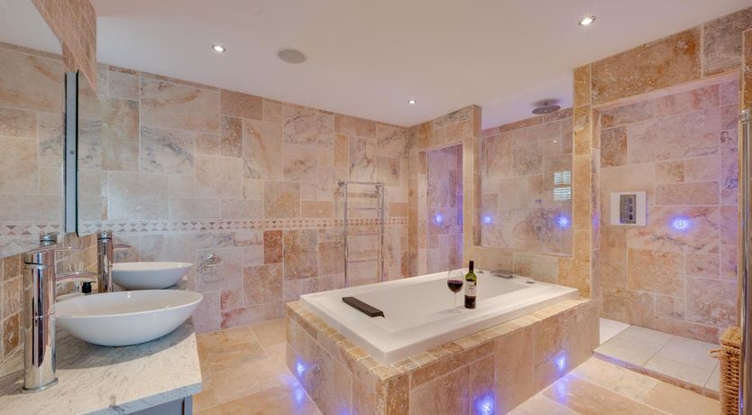 Photo of 5 Bed in Scalby