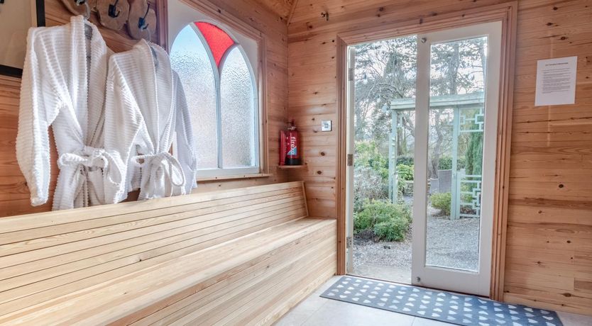 Photo of 5 Bed in Scalby