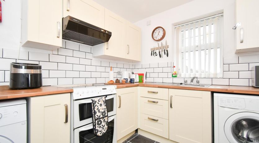 Photo of 2 Bed in Broad Haven