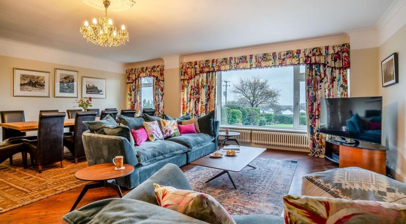 Photo of 10 Bed in Llanrhidian