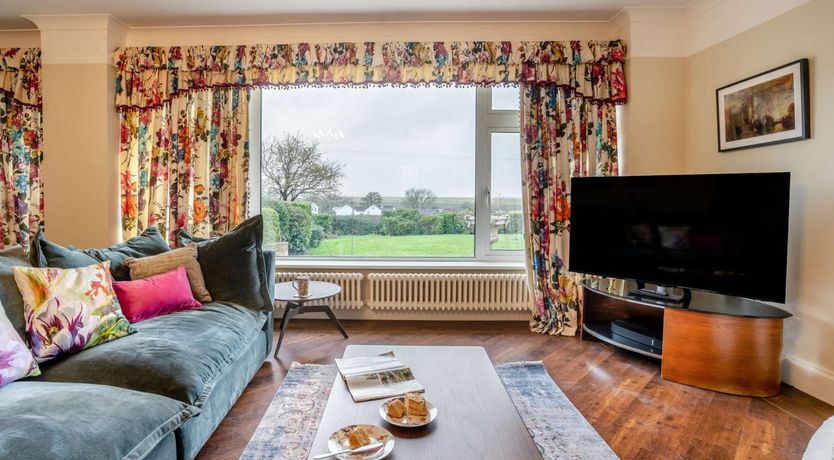 Photo of 10 Bed in Llanrhidian