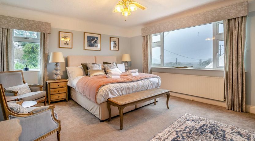 Photo of 10 Bed in Llanrhidian