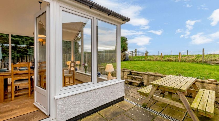 Photo of 3 Bed in Newton-by-the-Sea
