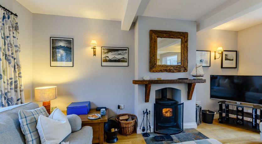 Photo of 3 Bed in Newton-by-the-Sea