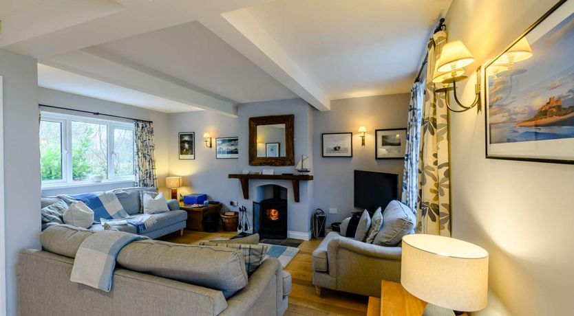 Photo of 3 Bed in Newton-by-the-Sea